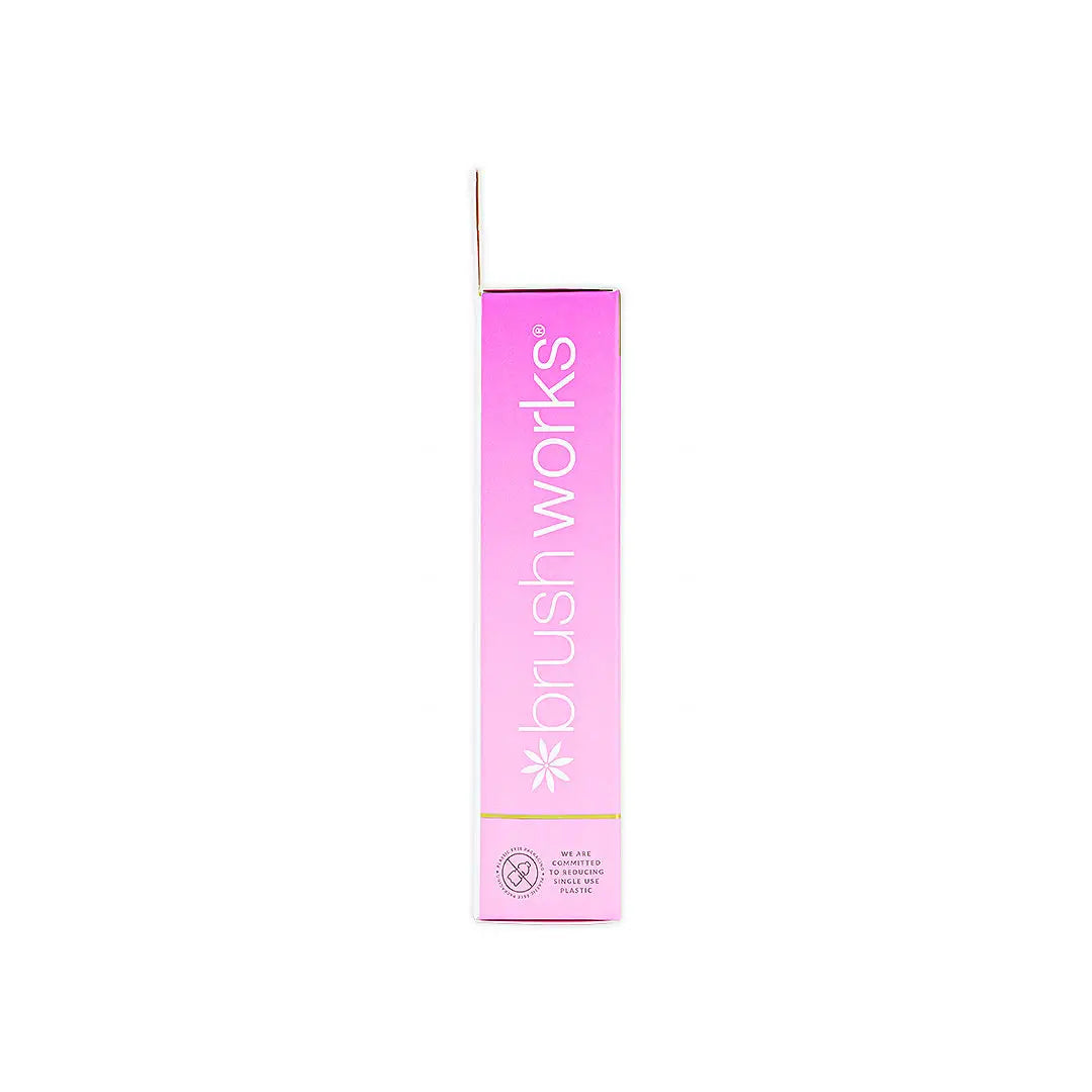 56887-Brushworks Triangular Powder Puff Duo-Red +6