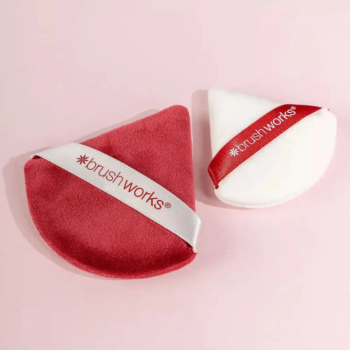 56887-Brushworks Triangular Powder Puff Duo-Red +2