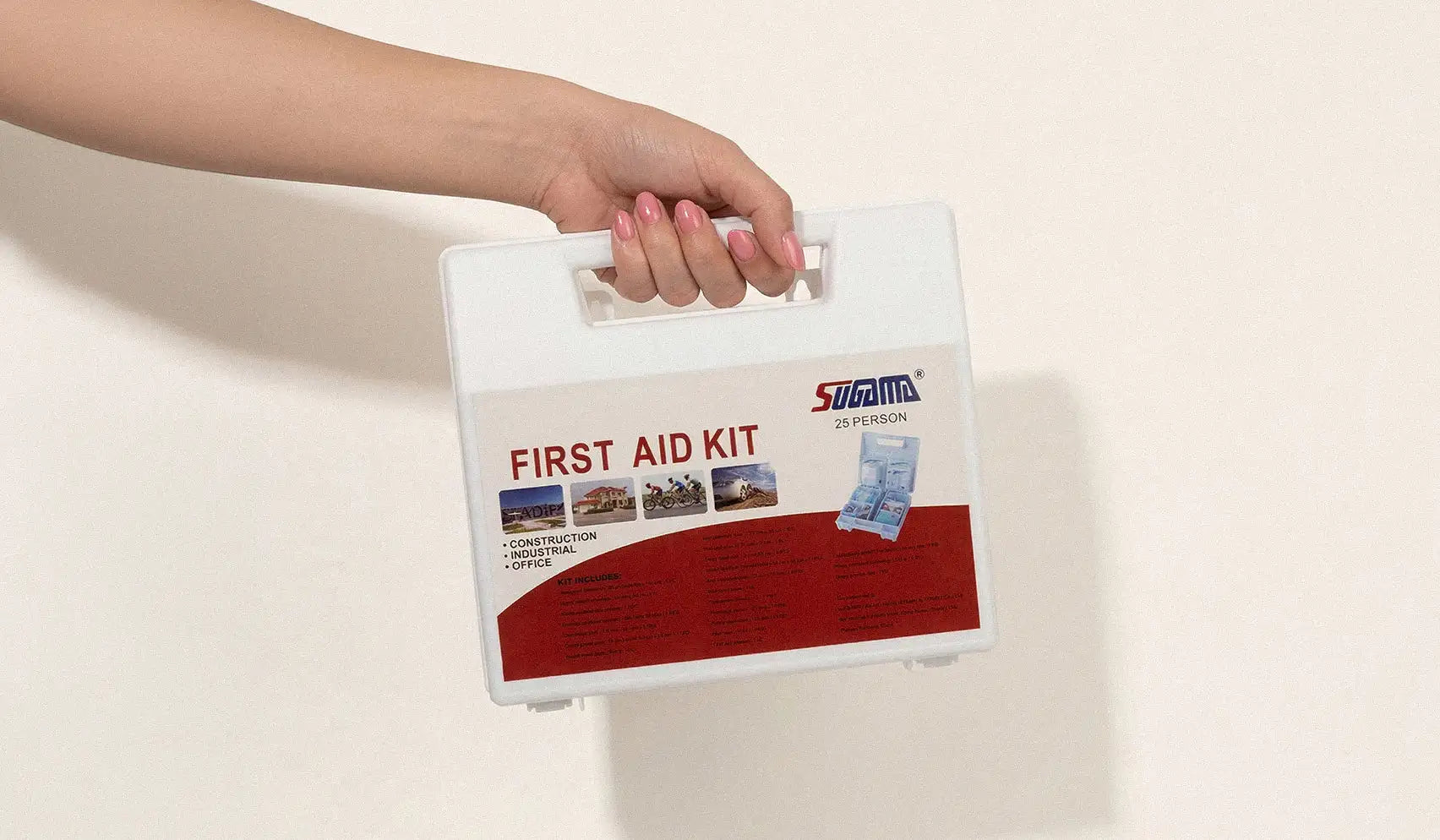 White plastic first aid kit with red label and ’sugamo’ branding, designed for 25-person use.
